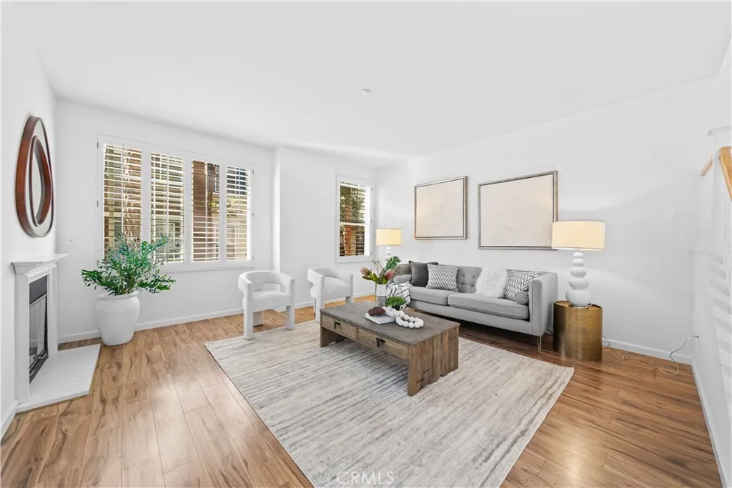 listing main picture