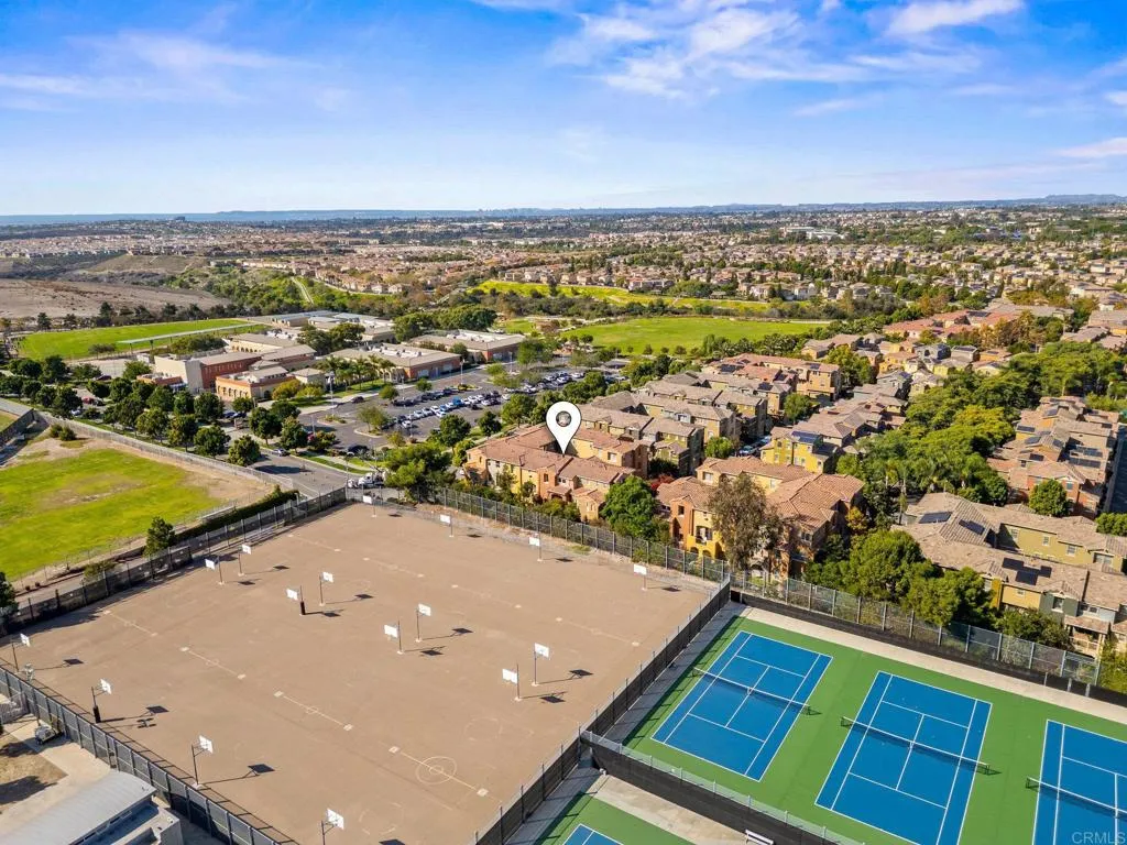 https://cdn.realtyfeed.com/cdn/127/306583647/8036c6079d075f67bd8cf06649583295.webp