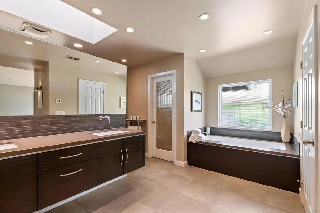 https://cdn.realtyfeed.com/cdn/127/306583962/1c53c535bb109176137ea7b600322279.webp