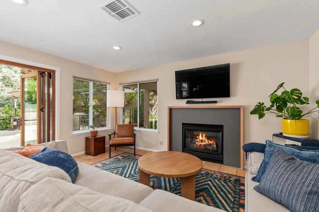 https://cdn.realtyfeed.com/cdn/127/306583962/314901e30819c5670ec39e4172095973.webp