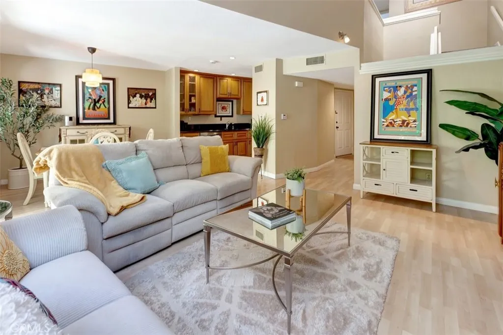 102 Santa Rosa Court, Laguna Beach, CA 92651 - Photo 4 of 22, Laguna Beach, CA