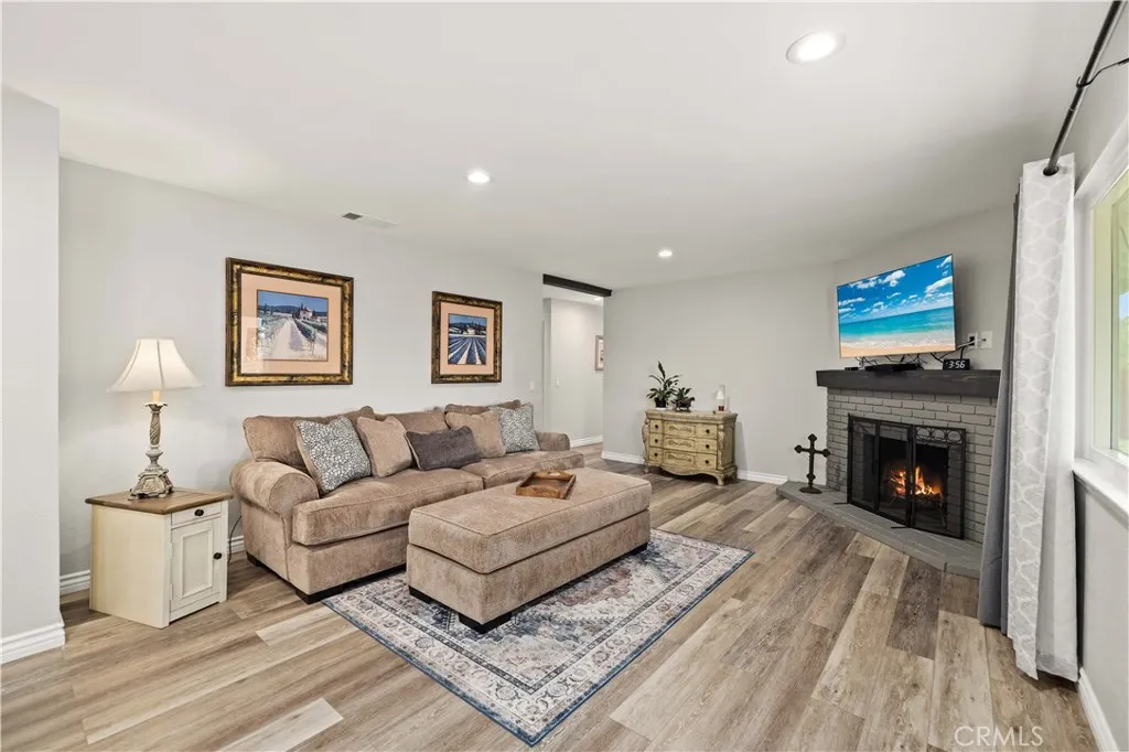 40305 174th Street East, Lake Los Angeles, CA 93591 - Photo 5 of 39, Lake Los Angeles, CA