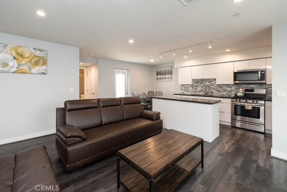 Los Angeles, CA 90018