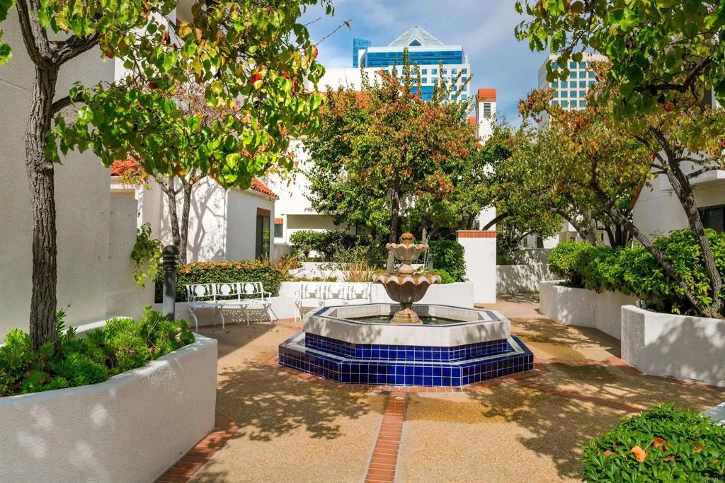https://cdn.realtyfeed.com/cdn/127/306584134/6619933b98511b44b144f4ad504a4b62.webp