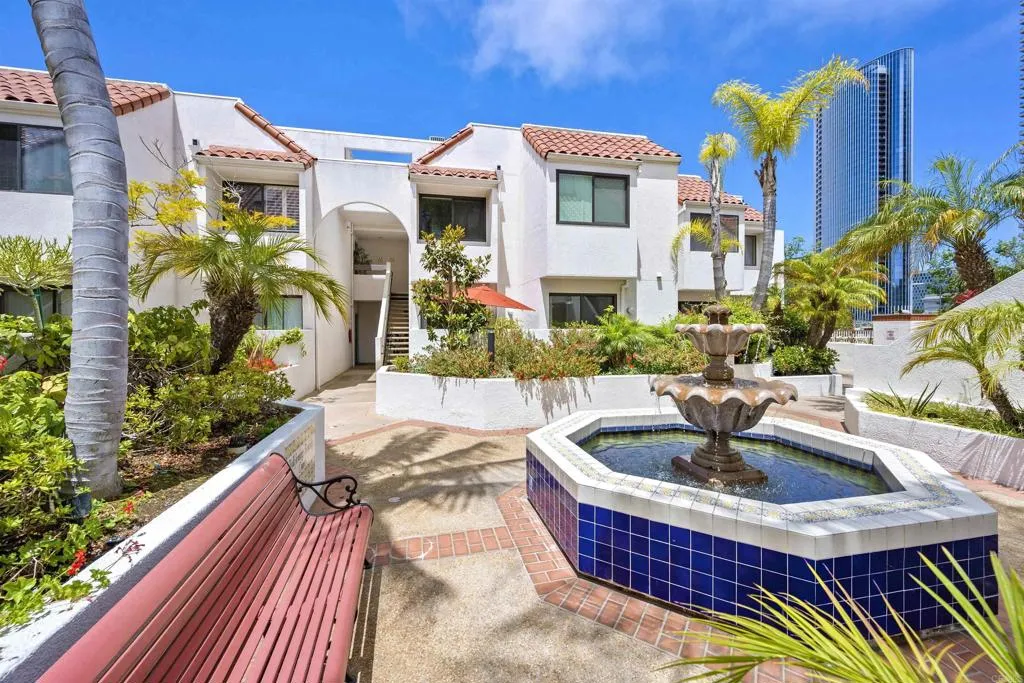 https://cdn.realtyfeed.com/cdn/127/306584134/c5962d4a533e3726e42ef6f489ed337d.webp
