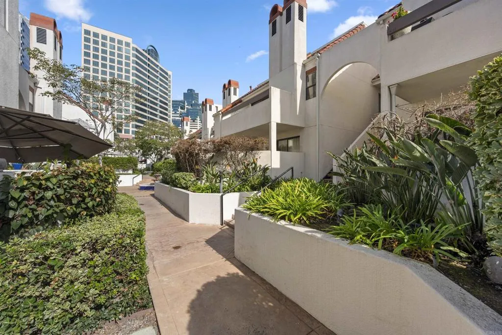 https://cdn.realtyfeed.com/cdn/127/306584134/de021ed253303aa9ab2a15c8c633948b.webp