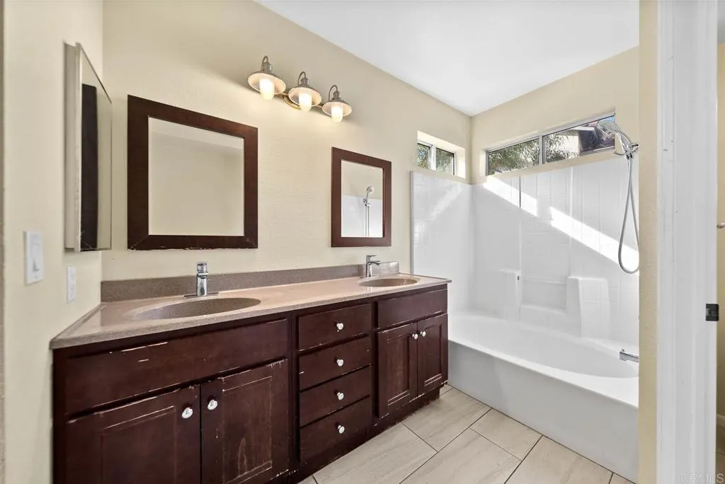 https://cdn.realtyfeed.com/cdn/127/306584268/9d12f8e50bc10c78bd99e91b12fe532f.webp