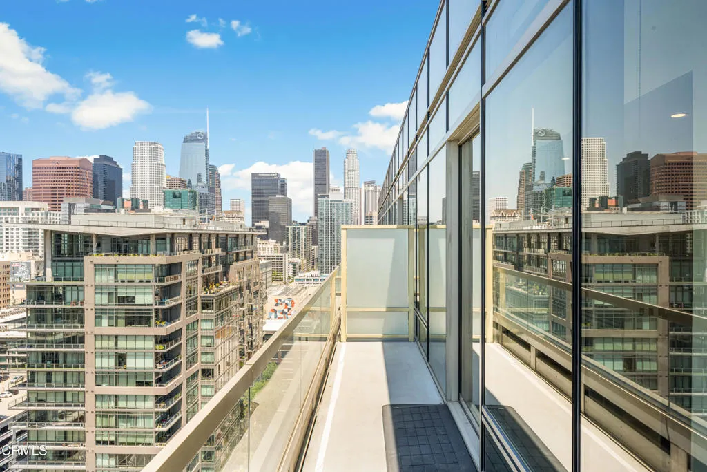 Los Angeles, CA 90015