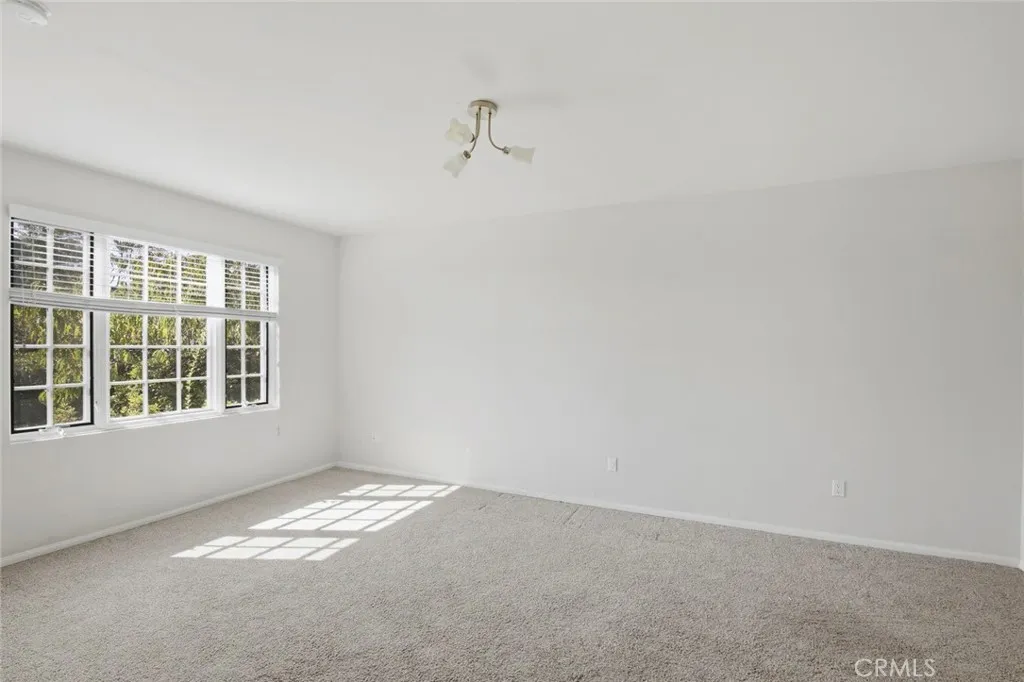 https://cdn.realtyfeed.com/cdn/127/306584384/818ff601023b9574417677d700276f74.webp