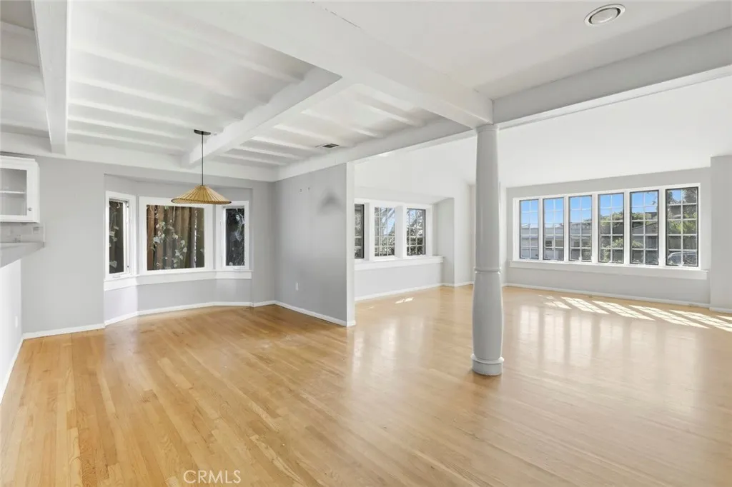 https://cdn.realtyfeed.com/cdn/127/306584384/8f413ad7474861120c84351b5c7883a8.webp