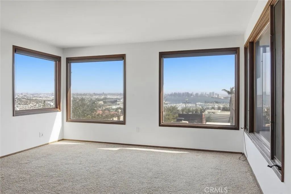 https://cdn.realtyfeed.com/cdn/127/306584384/b3f9e09d18c5b723685f9c55bca17b37.webp