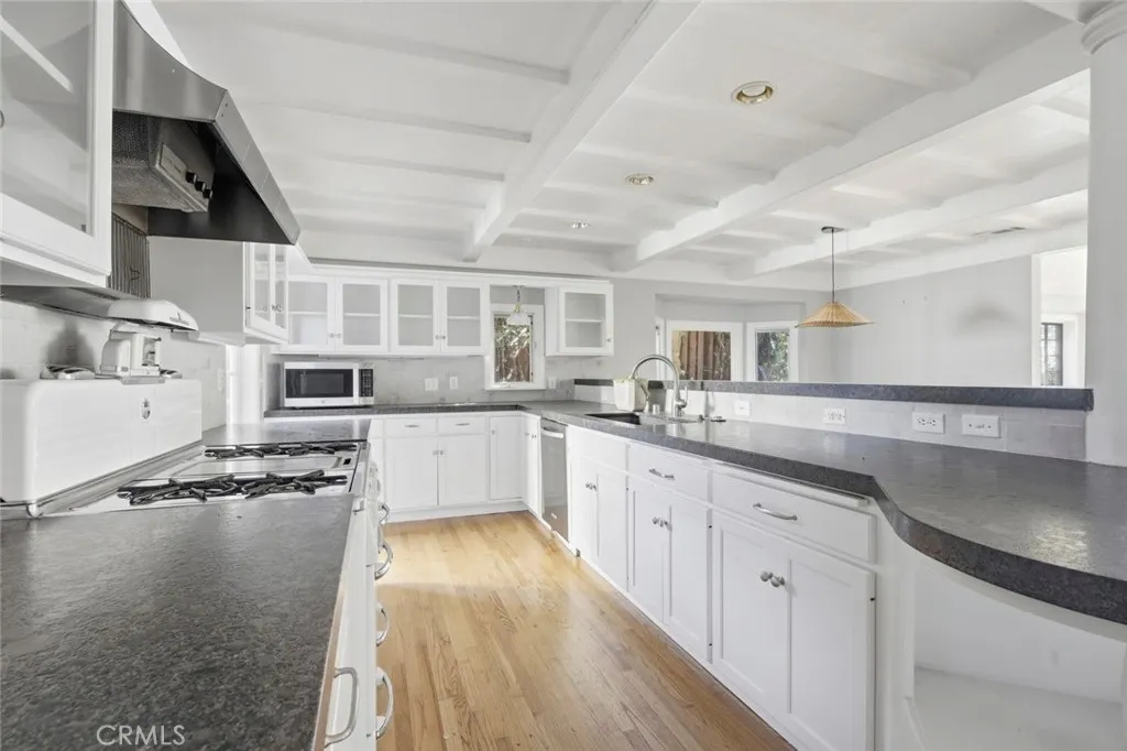 https://cdn.realtyfeed.com/cdn/127/306584384/c680e9260994eea9b72aba103fcd6669.webp