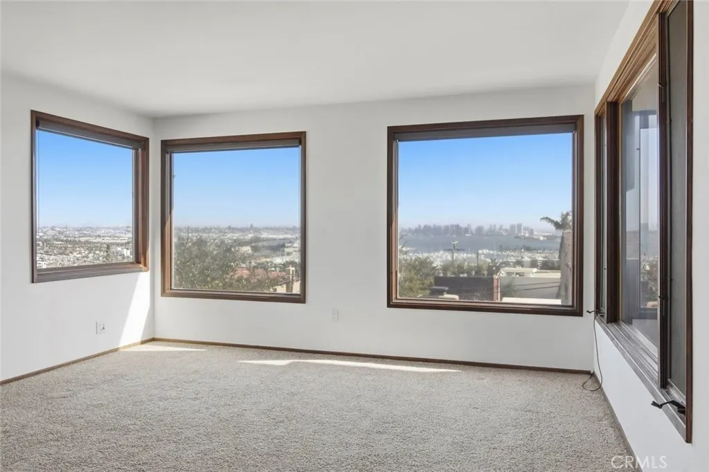 https://cdn.realtyfeed.com/cdn/127/306584384/d3ac6611d883757810f2c9e0820661fd.webp