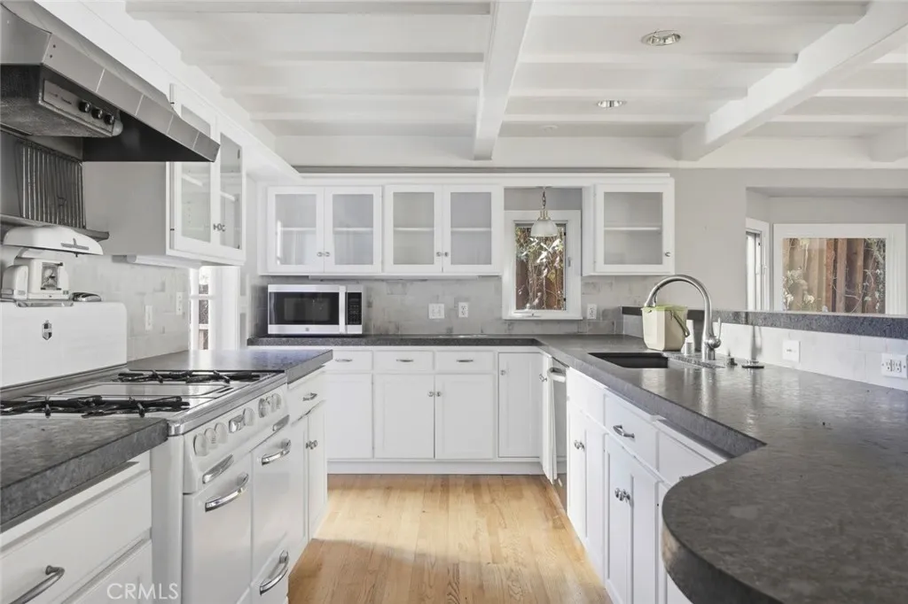 https://cdn.realtyfeed.com/cdn/127/306584384/e6c206291723e89b4c420365608821c9.webp
