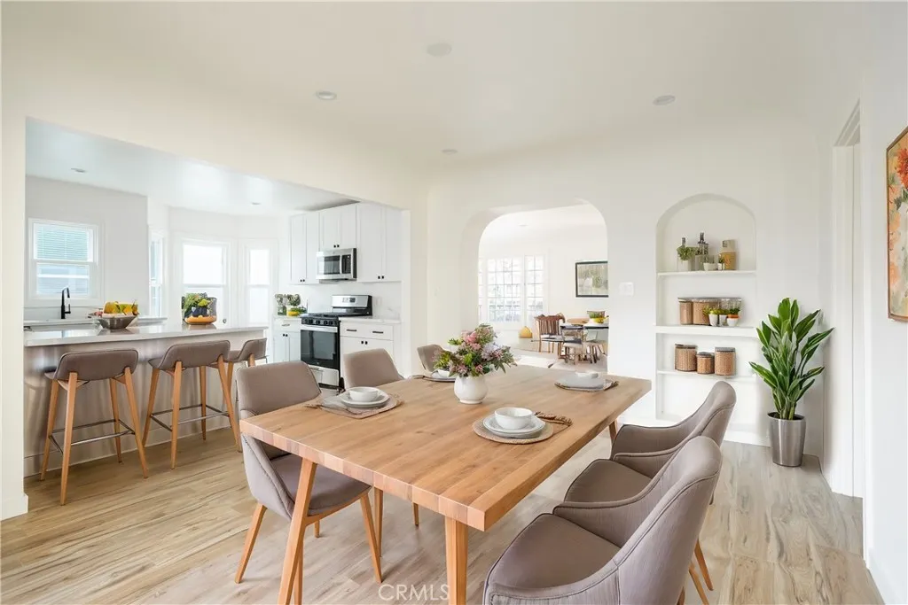 Los Angeles, CA 90036