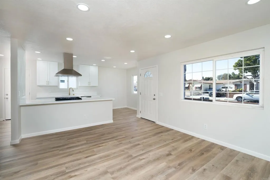 https://cdn.realtyfeed.com/cdn/127/306584564/972e111afa3732926d456cdb9230019a.webp