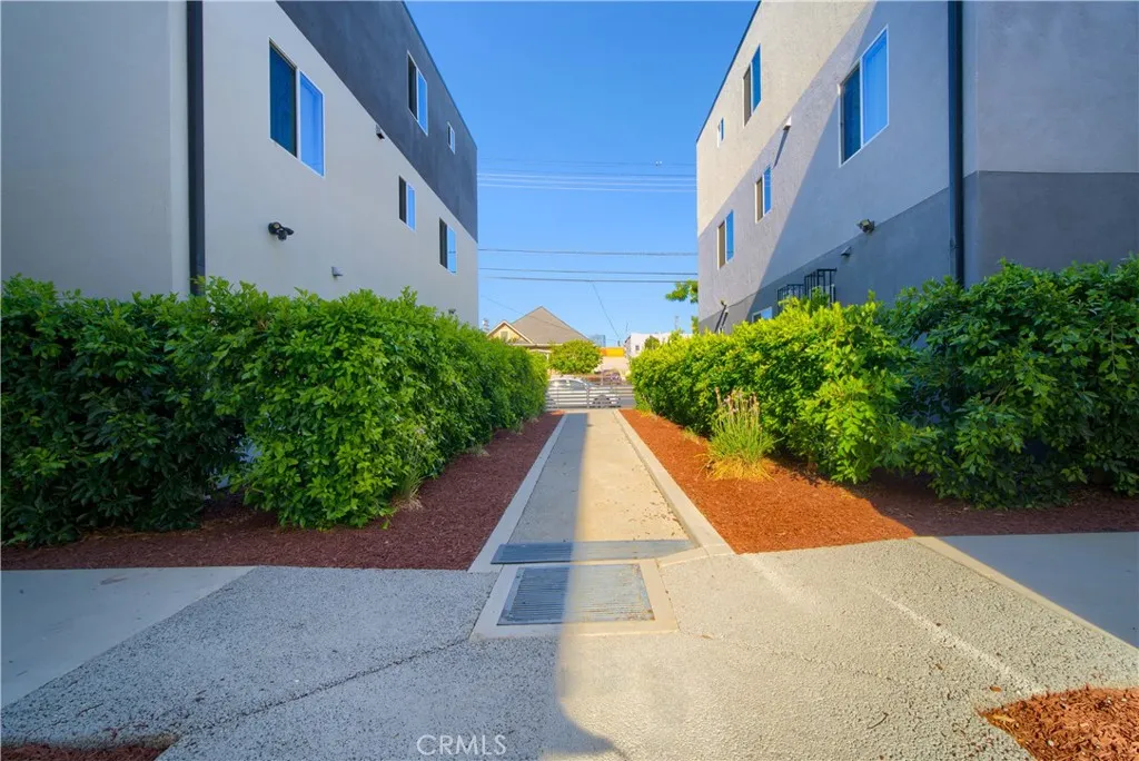 Los Angeles, CA 90006