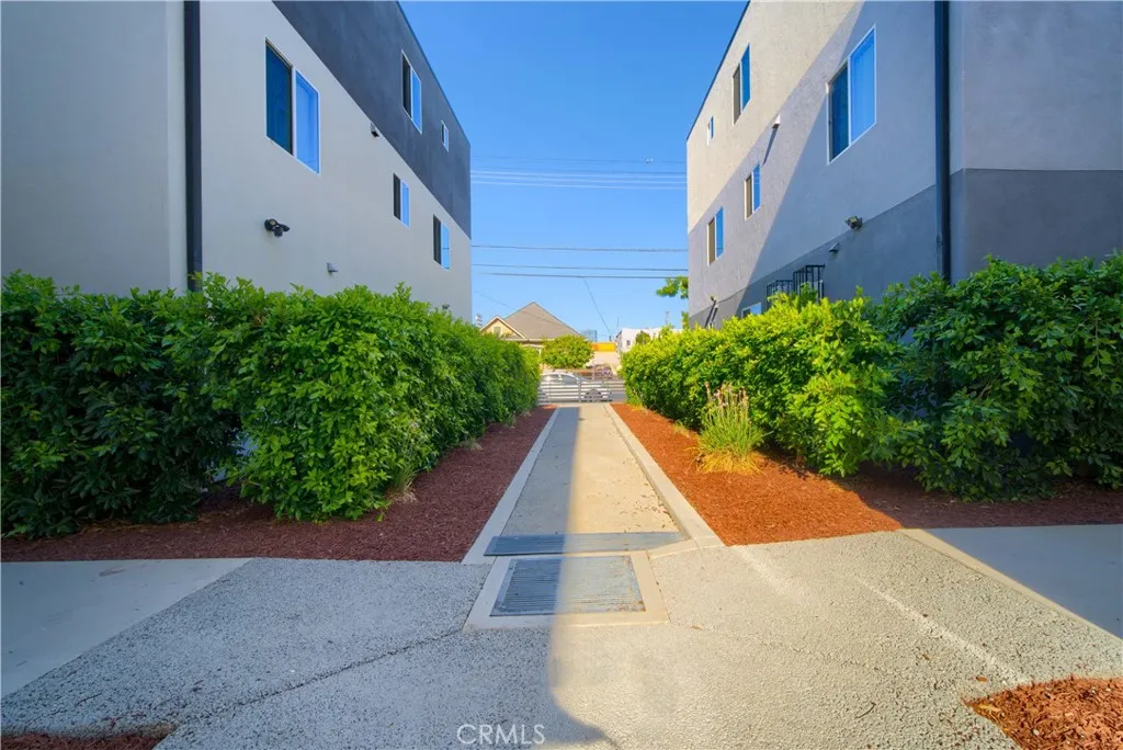 Los Angeles, CA 90006