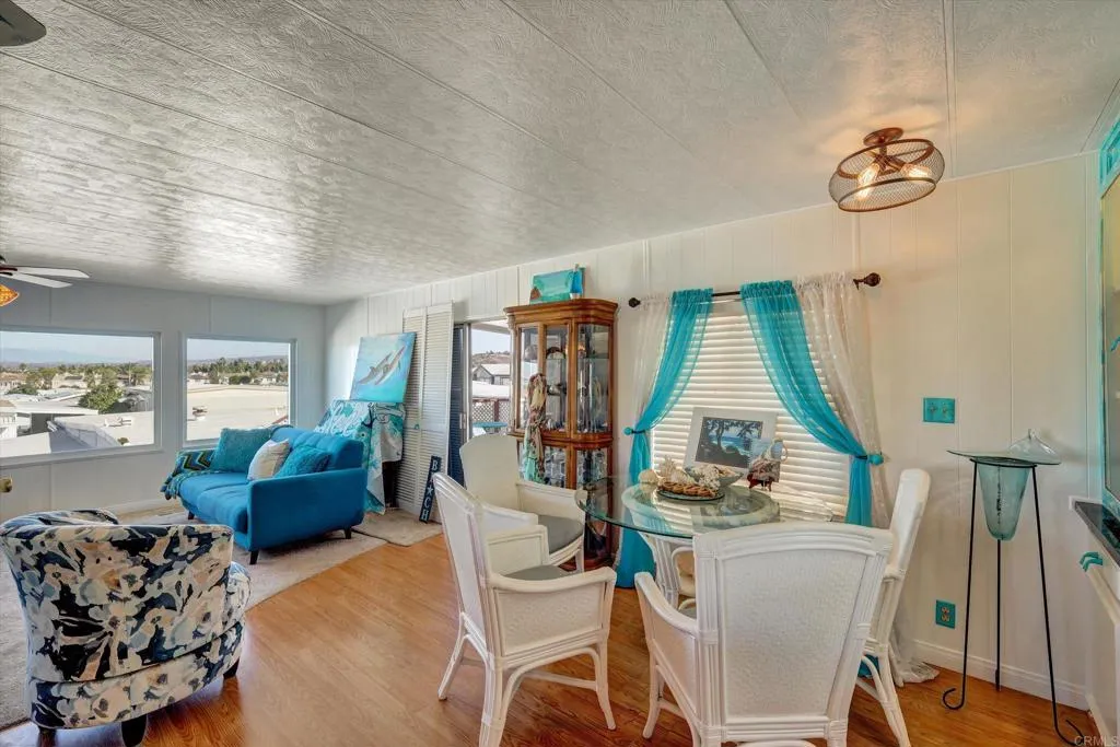 https://cdn.realtyfeed.com/cdn/127/306584679/18f3c3860363e1c3f7efc24420d5ce9f.webp