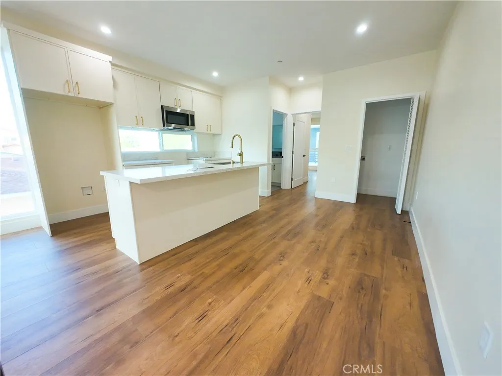 North Hollywood, CA 91606