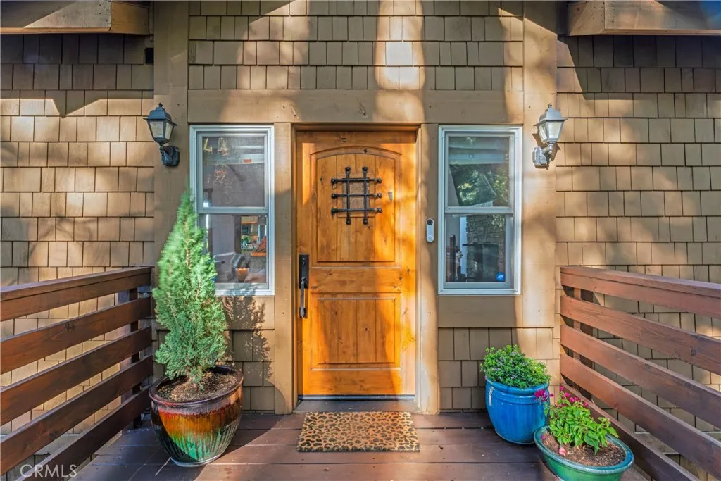 813 Greenbriar Drive, Lake Arrowhead, CA 92385 - Photo 3 of 60, Lake Arrowhead, CA