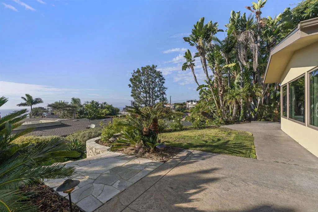 https://cdn.realtyfeed.com/cdn/127/306584858/6afb3929b155fd2ac802ba79f676b7e1.webp