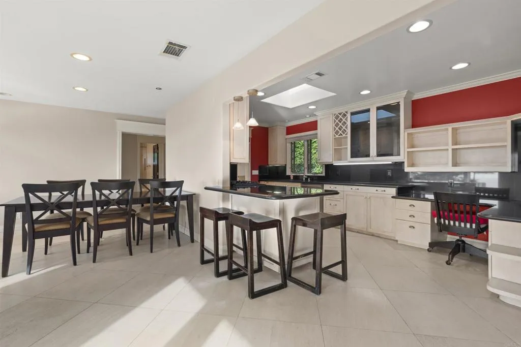 https://cdn.realtyfeed.com/cdn/127/306584858/6e0fda5646f211903434013865b38397.webp