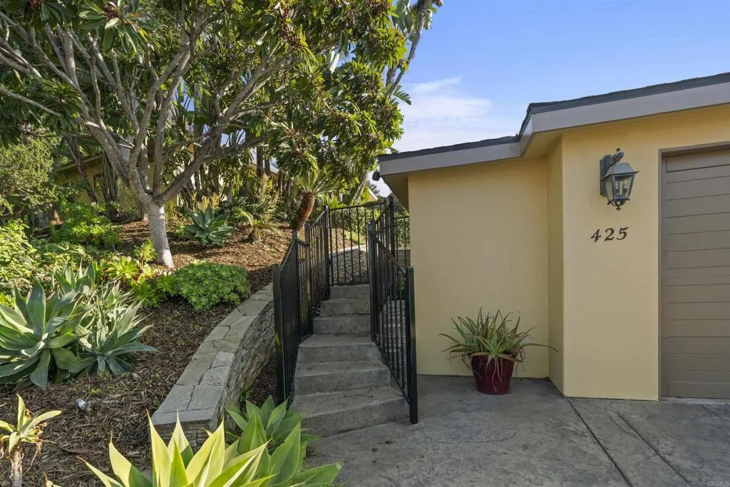 https://cdn.realtyfeed.com/cdn/127/306584858/72d8a3fd4fd1b3d451106050923f51d3.webp