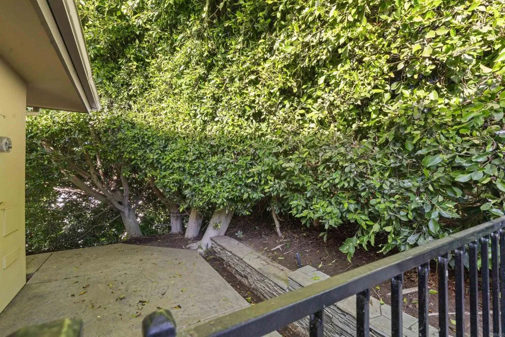 https://cdn.realtyfeed.com/cdn/127/306584858/80ff374a8ca79fa7d95f21c490369549.webp