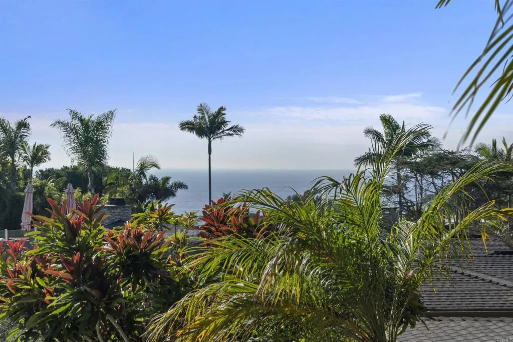 https://cdn.realtyfeed.com/cdn/127/306584858/c8802e21dd46684cd8f8c4c3308456cc.webp