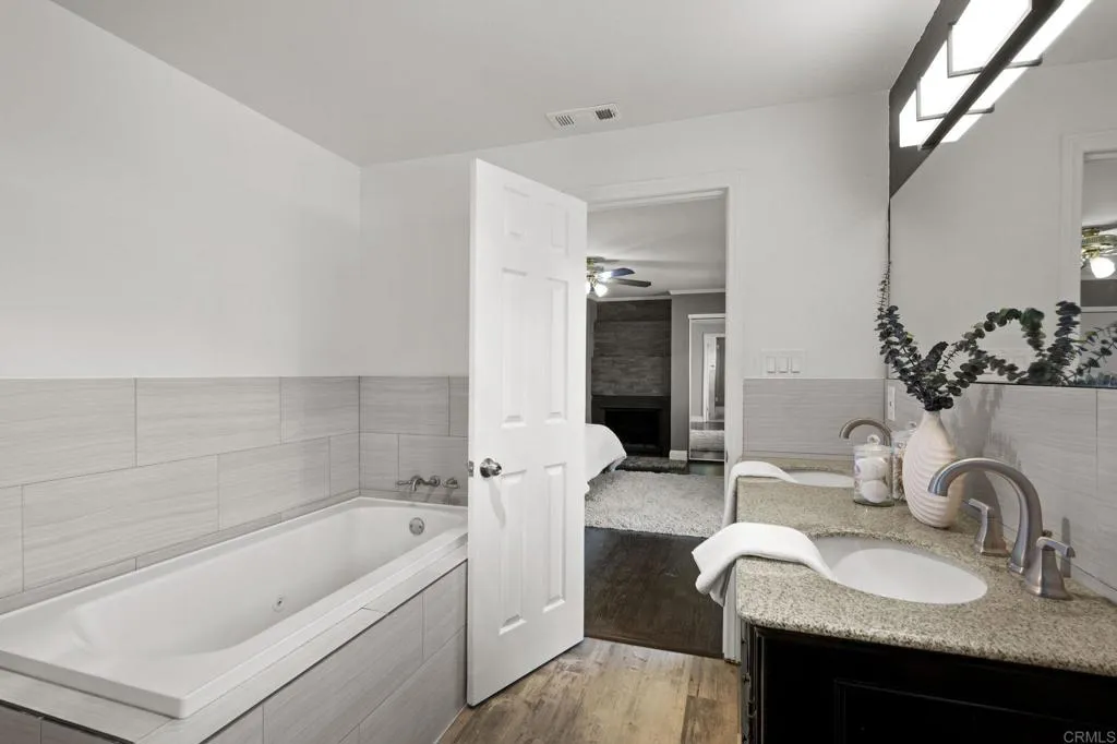 https://cdn.realtyfeed.com/cdn/127/306584926/e54021009f1102bbb946c7543cb09de4.webp