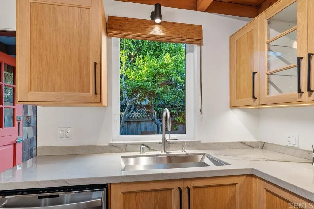 https://cdn.realtyfeed.com/cdn/127/306585085/7948283a1b4388ba0f00e9d295d8445f.webp