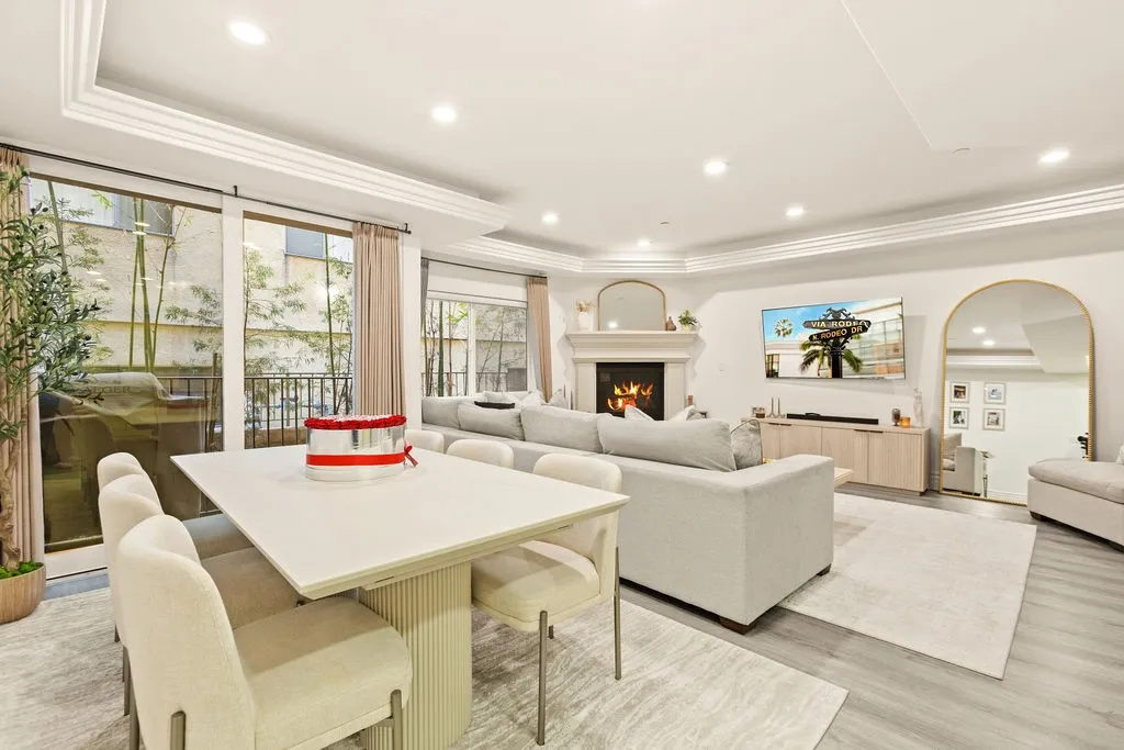 Los Angeles, CA 90035