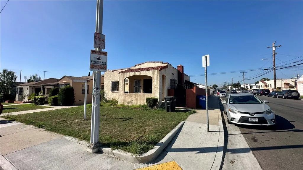 407 S Vancouver Avenue, Los Angeles, CA 90022 - Photo 3 of 24, Los Angeles, CA