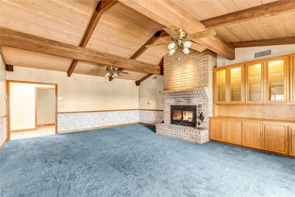 https://cdn.realtyfeed.com/cdn/127/306585294/b87f605c83c2879f68a55a73c6f8e3cf.webp
