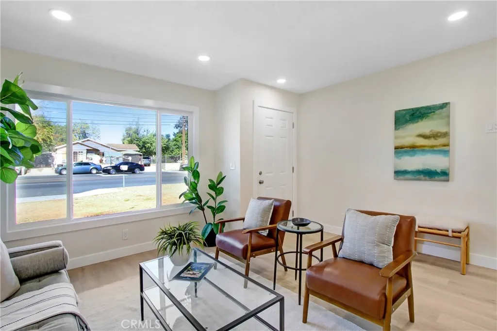 18555 Slover, Bloomington, CA 92316 - Photo 4 of 19, Bloomington, CA