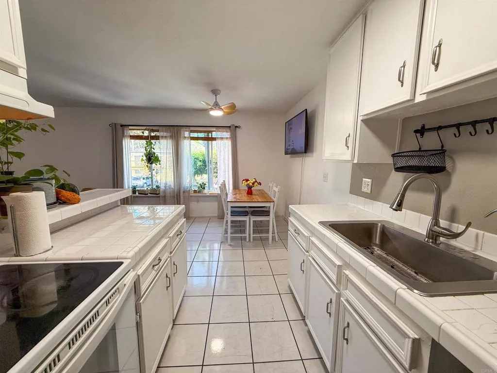 https://cdn.realtyfeed.com/cdn/127/306585372/29fcd5e17035cc65e063a719b3e42931.webp