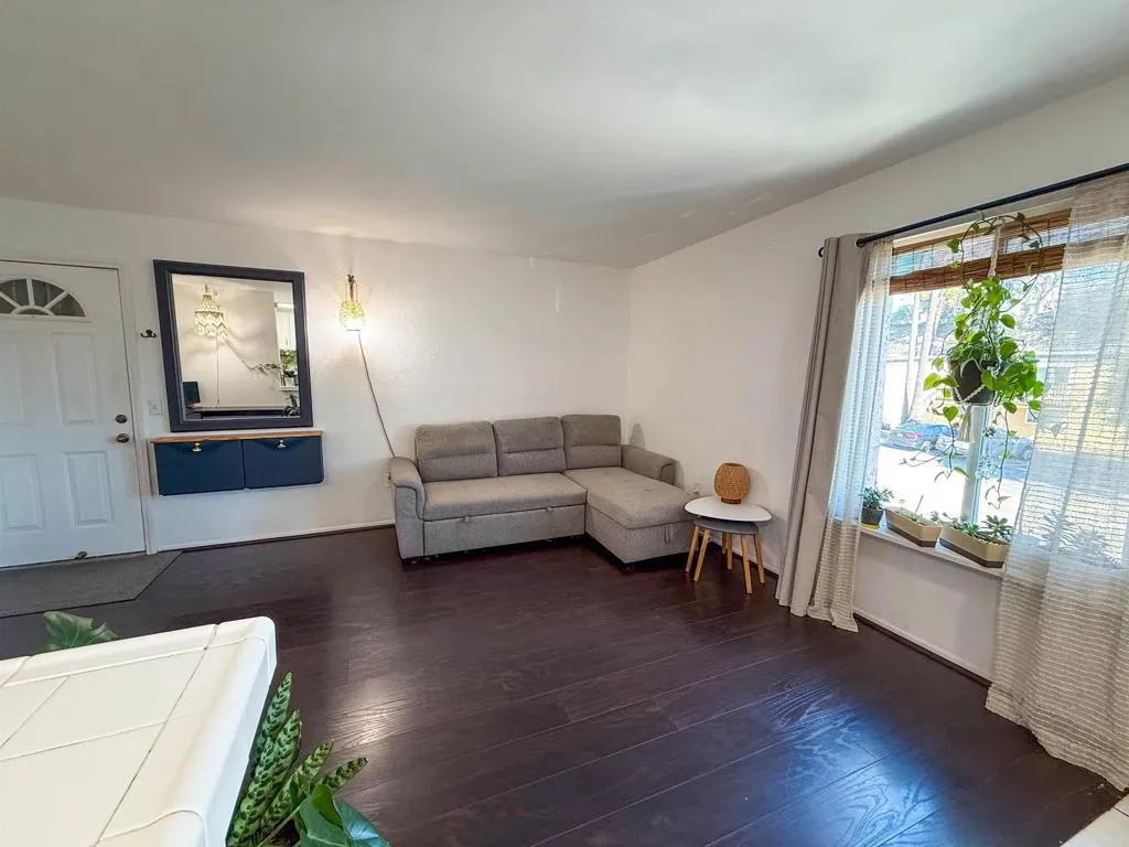 https://cdn.realtyfeed.com/cdn/127/306585372/70f7ac20c847ac49484f37f670338e2a.webp