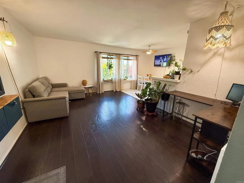 https://cdn.realtyfeed.com/cdn/127/306585372/f7f6e858b0325f6dc41d63314b13dcf6.webp