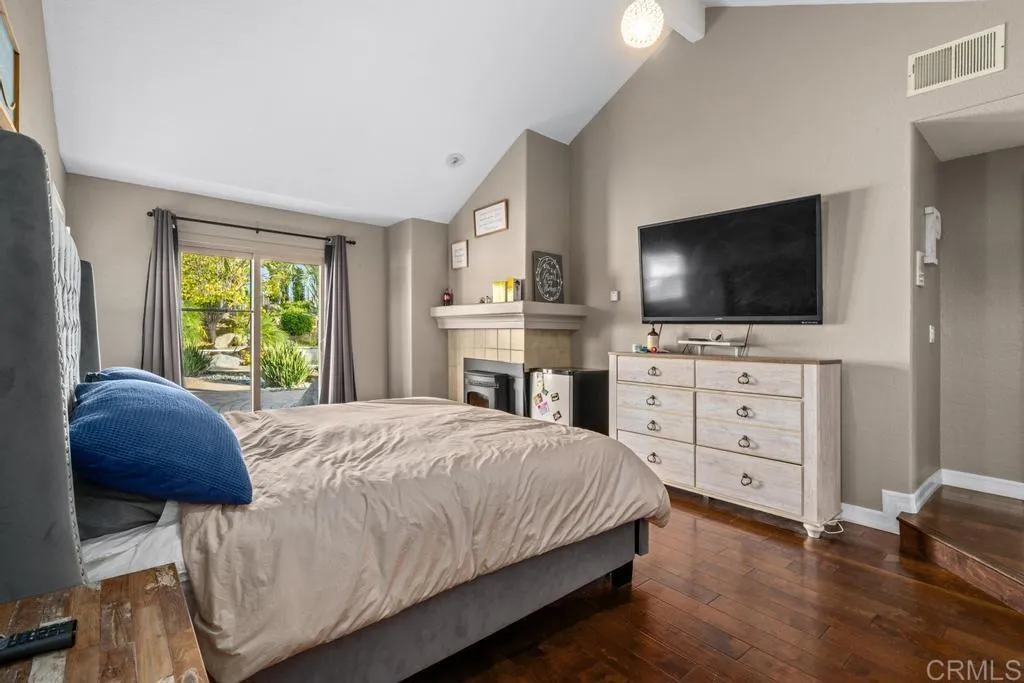 https://cdn.realtyfeed.com/cdn/127/306585425/3d111472f0d2683136747aff543c900b.webp