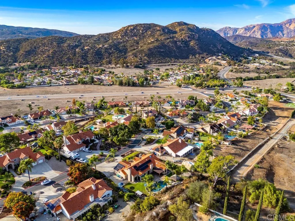 https://cdn.realtyfeed.com/cdn/127/306585425/4a02e9ba13ca9d6a01d180b6c3421672.webp