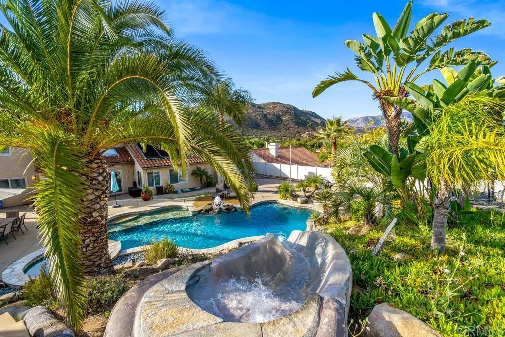 https://cdn.realtyfeed.com/cdn/127/306585425/5f8f4cedca42f21862638e049b8fc681.webp