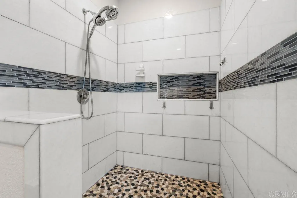 https://cdn.realtyfeed.com/cdn/127/306585425/8b740606ed292d3db6d22159c66964fa.webp