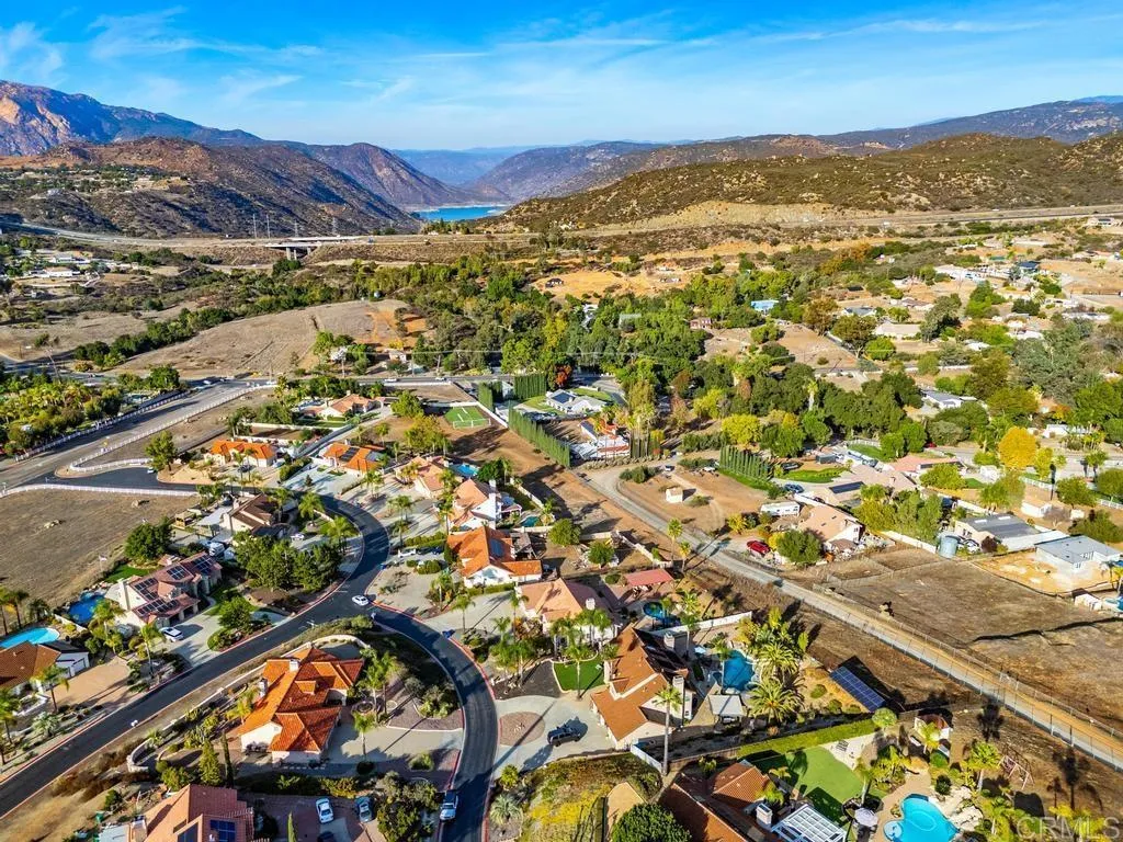https://cdn.realtyfeed.com/cdn/127/306585425/97f7602462428bce7b3865d9051d14cc.webp