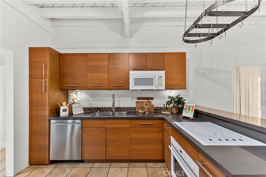 https://cdn.realtyfeed.com/cdn/127/306585497/c33c607d176ff5110bd868e2c5f5d689.webp