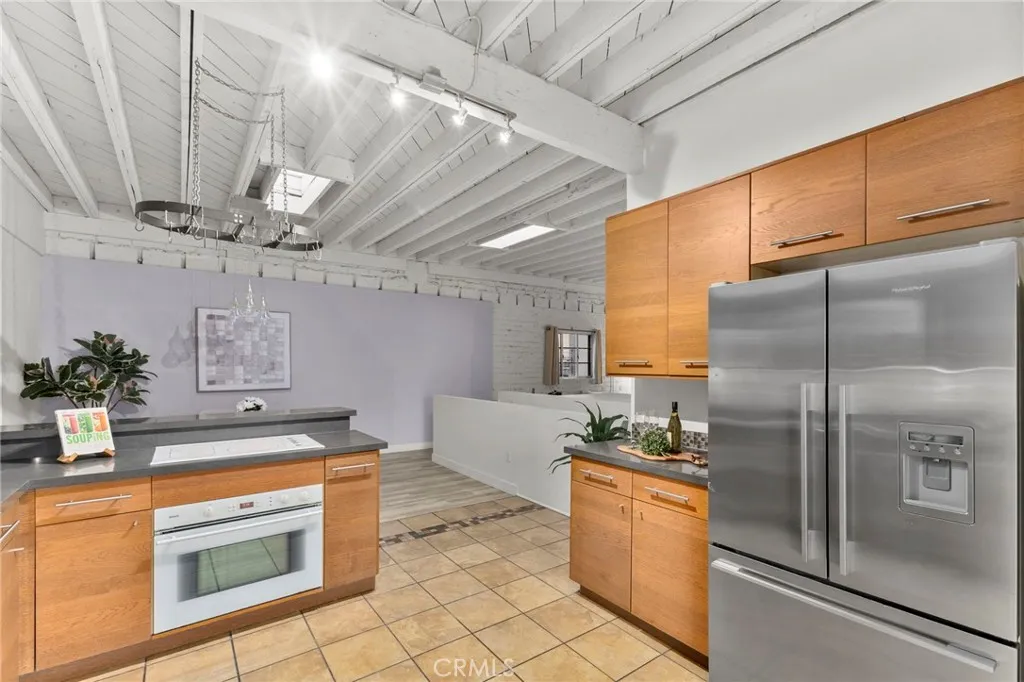https://cdn.realtyfeed.com/cdn/127/306585497/f98188ca013b32004a6fa344ee2c3139.webp