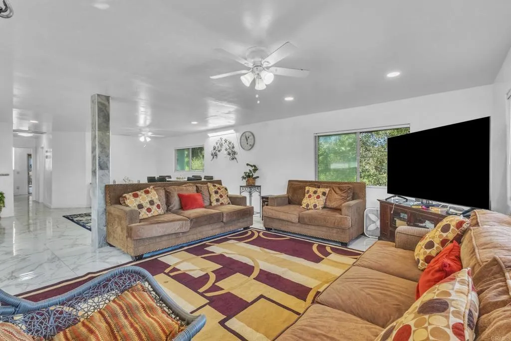 https://cdn.realtyfeed.com/cdn/127/306585531/b6366a78407cd1b9a077f3d6d14a8c86.webp