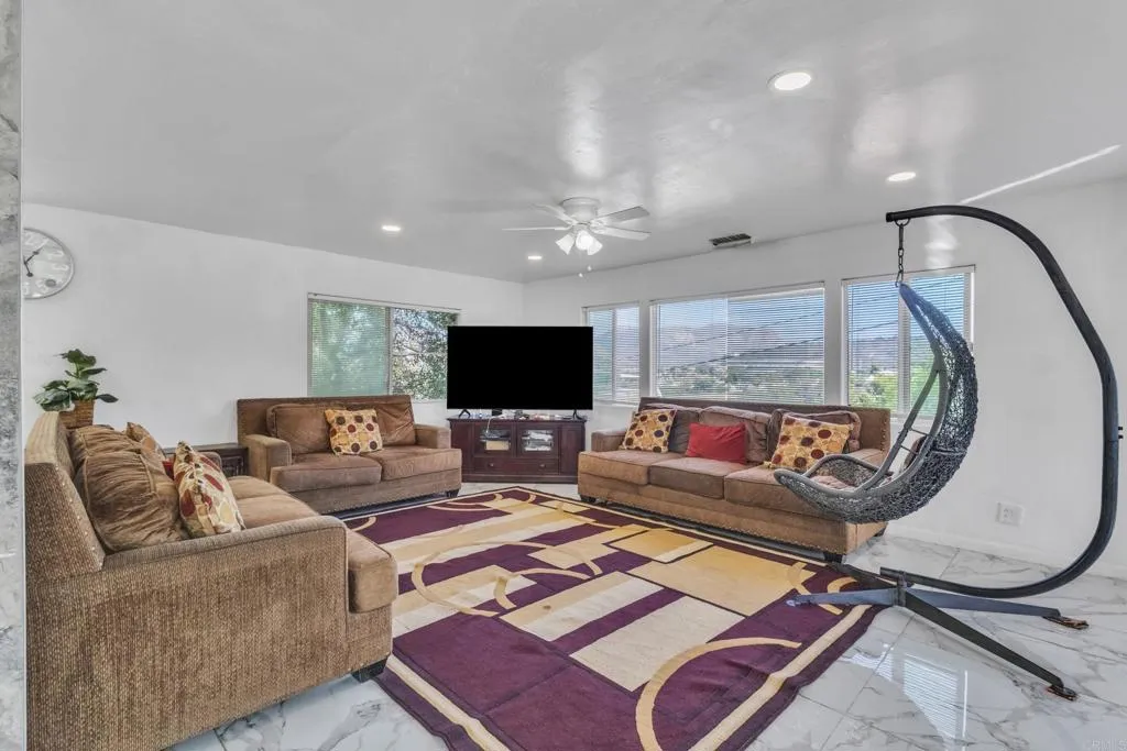 https://cdn.realtyfeed.com/cdn/127/306585531/b78e65412b955bc8958066f2717e9efa.webp