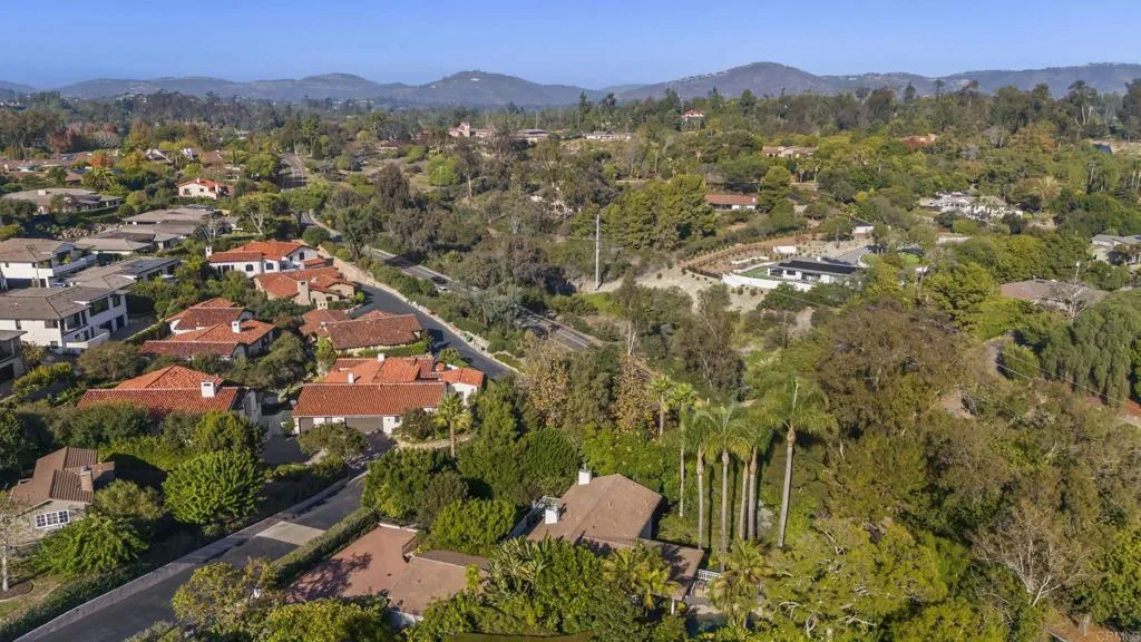 https://cdn.realtyfeed.com/cdn/127/306585532/33711c9f018d145a24f3dec021358946.webp