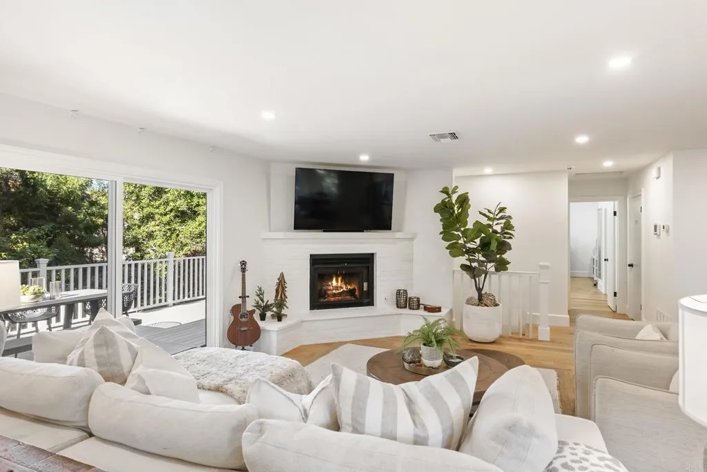 https://cdn.realtyfeed.com/cdn/127/306585532/54e3d0506ed7c706ab0bb205d2674325.webp